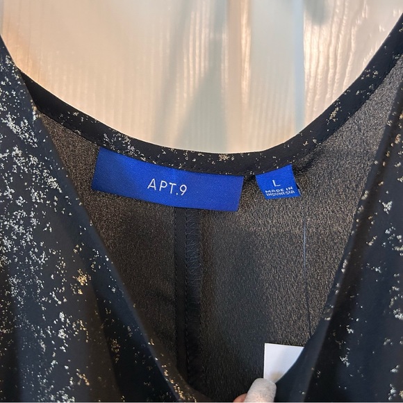 NWT Apt. 9 L Black and Gold Shimmer Top - Picture 2 of 5